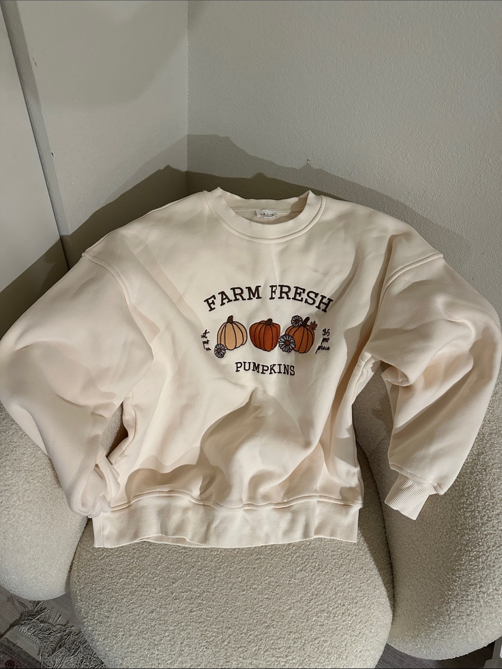 Farm Fresh Pumpkins Cream Graphic Sweatshirt